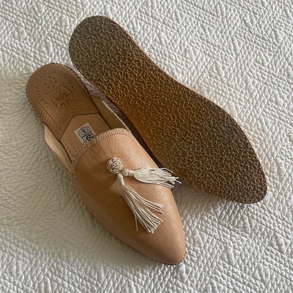 Handmade Leather Moroccan Slides - Picture 3 of 4